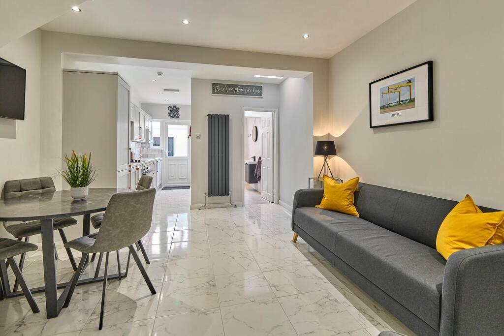 Luxury Lets - Windsor Townhouse Holiday home Belfast