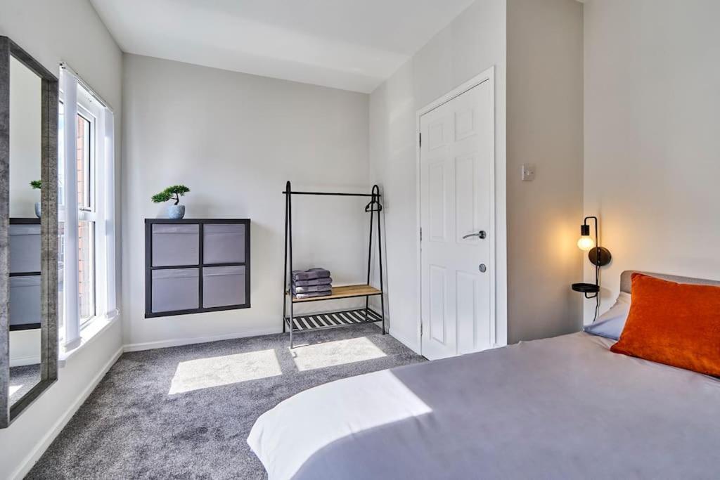 Luxury Lets - Windsor Townhouse Holiday home *