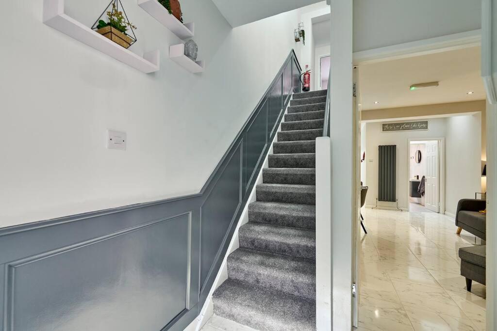 Luxury Lets - Windsor Townhouse * Belfast