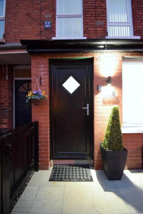 Luxury Lets - Windsor Townhouse Belfast
